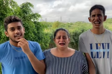 සමිතයි, චිරන්තයි, ශේනුයි අඬාගෙන Live ඇවිත් කියූ දේ - වීඩියෝවකුත් එළියට එයි..(VIDEO)