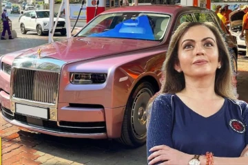ரூ.12 கோடி ரோல்ஸ் ராய்ஸ்! மும்பையை மிரள வைத்த நிதா அம்பானி