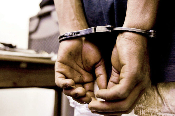 20 மில்லியன் ரூபா பெறுமதியான போதைப்பொருடன் சிக்கிய பாடசாலை அதிபர்! | Principal Arrested With Drug Worth Rs 2 Crore