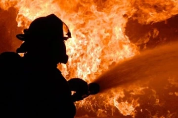 නිවසක ගින්නක් - සිව් හැවිරිදි දරුවෙකුත් ඒ අතර..