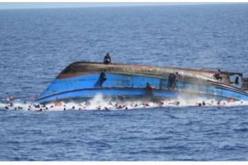 ஆற்றில் சென்ற படகு.. திடீரென கவிழ்ந்ததில் பலர் மாயம் - 26 பேர் பலி!