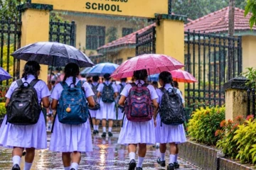 අයහපත් කාලගුණය හේතුවෙන් හෙට දිවයිනේ සියලුම පාසල් වසා දැමේ
