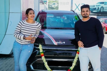 புது கார் வாங்கிய நடிகை மைனா நந்தினி! விலை இத்தனை லட்சமா?