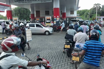 நாட்டில் எரிபொருள் விலையினை அதிகரிப்பதற்கு தீர்மானம்