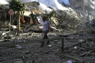 பெய்ரூட்டில் இஸ்ரேல் நடத்திய ஏவுகணை தாக்குதலில் 11 பேர் மரணம்