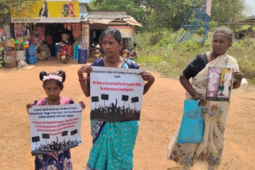 கவனயீர்ப்பு போராட்டத்தில் ஈடுபட்டுள்ள காணாமல் ஆக்கப்பட்டோரின் உறவுகள்(VIDEO)