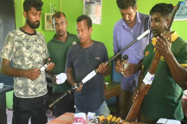 சட்டவிரோதமாக விலங்குகள் வேட்டை: 12 பேர் கைது! 8 பேர் தப்பியோட்டம் | Wilpattu National Park Illegal Hunting Of Animals