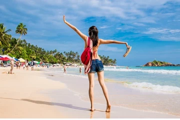 இலங்கைக்கு வரும் 50 நாட்டு சுற்றுலாப் பயணிகளுக்கு இலவச வீசா!