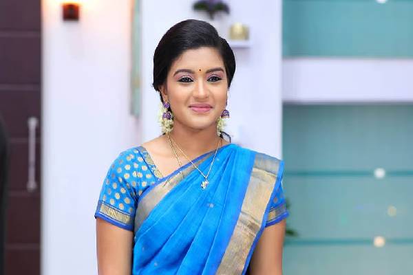 புதிய தோற்றத்தில் களமிறங்கிய செம்பருத்தி புகழ் ஷபானா! குவியும் லைக்குகள் | Actress Shabana New Style Photos Goes Viral