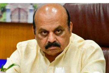 ஹிஜாப் சர்ச்சை எதிரொலி; கர்நாடகாவில் பள்ளி கல்லூரிகளுக்கு 3 நாட்கள் விடுமுறை - முதலமைச்சர் பசவராஜ் பொம்மை அறிவிப்பு