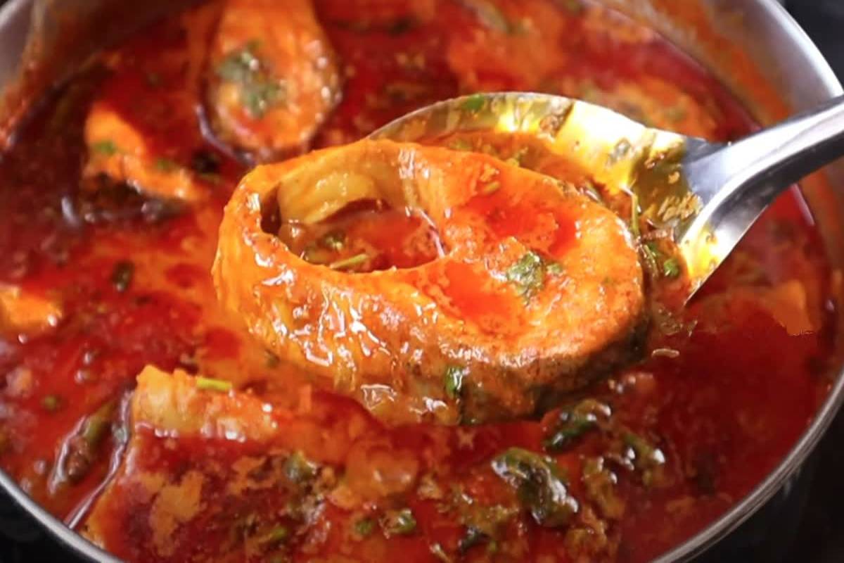 மீன் குழம்பை ஃப்ரிட்ஜில் வைத்து சாப்பிடலாமா? எத்தனை நாட்கள் வைத்திருக்கலாம்? | How Long Can Fish Curry Be Kept And Eaten