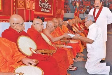 ராஜபக்ஷக்களை பாதுகாக்கும் முயற்சியில் இறங்கியுள்ள மகா சங்கத்தினர்!