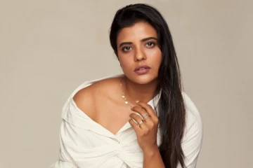 ஐஸ்வர்யா ராஜேஷா இப்படி.. கிளாமர் போட்டோஷூட் இதோ