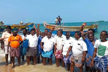 போராட்டத்தில் ஈடுபட்ட ராமேஸ்வரம் மீனவர்கள்! விளக்கமறியலில் நீடிப்பு