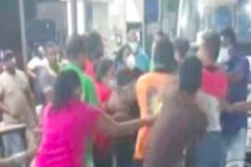 කැස්බෑව ඉන්ධන පිරවුම්හලේ මහා කලබලයක්... සිදුවූ දේ මෙන්න