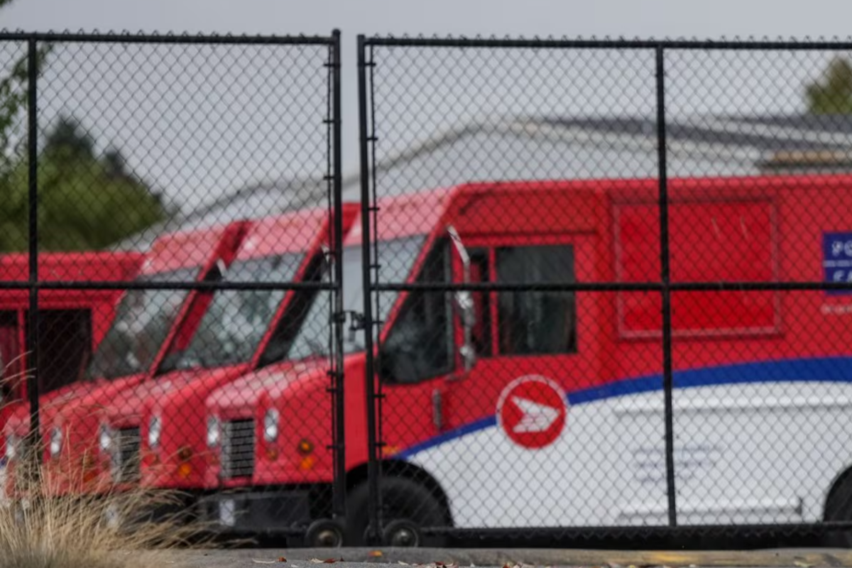 கனடிய தபால் திணைக்களம் பாரிய நட்டத்தில் | Canada Post Reports Loss Of 157 Billion