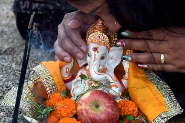 விநாயகர் சதுர்த்தியில் இவரை பார்க்காதீங்க..