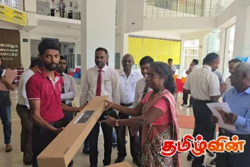 திருகோணமலையில் விவசாயிகளுக்கு காற்றழுத்த துப்பாக்கிகள் வழங்கி வைப்பு