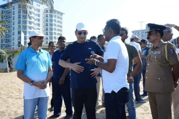 இலங்கை கடற்கரையை சுத்தப்படுத்துவதில் மகிழ்ச்சி - அமைச்சர் அலி சப்ரி (Photos)