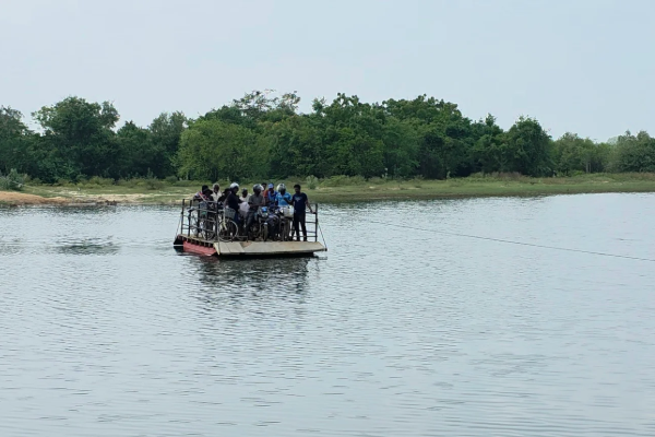 புன்னையடி இழுவைப் படகு சேவையின் அபாயம் குறித்து பிரதேச சபை அவசர விஜயம்! | Kinniya Tragedy Danger Punnaiyadi Tugboat Service