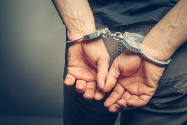 பேஸ்புக் களியாட்ட நிகழ்வில் ஐஸ் போதைப்பொருளுடன் வசமாகச் சிக்கிய10 பேர் | 10 People Caught With Ice At Facebook Party பேஸ்புக் களியாட்ட நிகழ்வில் ஐஸ் போதைப்பொருளுடன் வசமாகச் சிக்கிய10 பேர் | 10 People Caught With Ice At Facebook Party