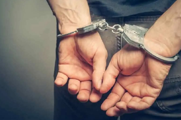 நிவாரண பொருட்கள் வழங்குவதில் அடிதடி ; மாநகர சபையின் உறுப்பினர் மீது தாக்குதல் | Clashes Erupted During Relief Distribution