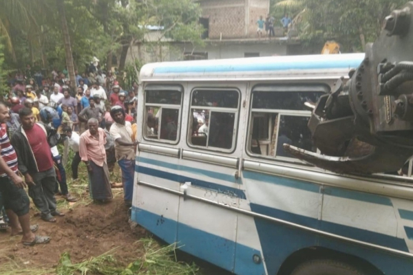 மாணவனின் உயிரை பறித்த தலாவ பேருந்து விபத்து: நீதிமன்றின் அதிரடி உத்தரவு | Bus Driver Remanded After Fatal Thalawa Crash மாணவனின் உயிரை பறித்த தலாவ பேருந்து விபத்து: நீதிமன்றின் அதிரடி உத்தரவு | Bus Driver Remanded After Fatal Thalawa Crash