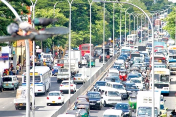 මෙරට මාර්ග තදබදයට මානව හිමිකම් කොමිසම පෙරට එයි.