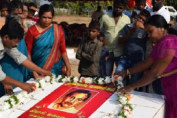 தியாகி அன்னை பூபதியின் சமாதிக்கு அஞ்சலி