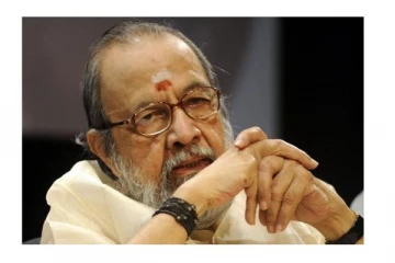 "தலையில் அடிச்சு இனி குடிக்க மாட்டேன்னு சத்தியம் செஞ்சேன்" - நடிகை குஷ்பூ கேட்ட கேள்விக்கு சுவாரஸ்யமாக பதிலளித்த கவிஞர் வாலி