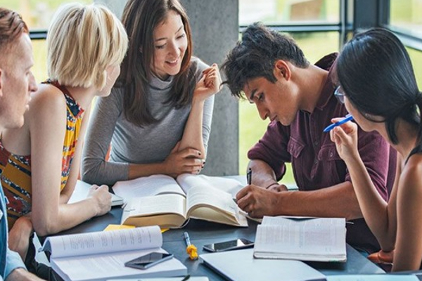 பிரித்தானியாவில் வெளிநாட்டு மாணவர்கள் கிடைத்த சந்தர்ப்பம்! | Opportunity For Foreign Students In Britain