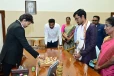 பிரக்ஞானந்தாவுடன் செஸ் விளையாடிய முதலமைச்சர் விஜய்!