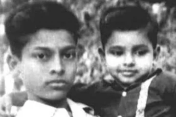 இந்த புகைப்படத்தில் இருக்கும் இரண்டு டாப் நடிகர்கள் யாரென்று தெரியுமா.. தெரிஞ்சா ஷாக் ஆகிடுவீங்க