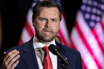 கிரீன் கார்டு வைத்திருப்பவர்களுக்கு அதிர்ச்சி தகவல் சொன்ன துணை அதிபர் ஜே.டி.வான்ஸ்