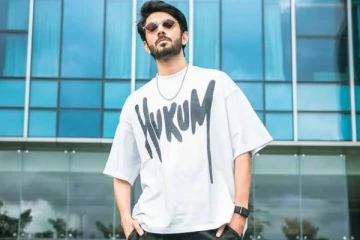 அதிரடியாக சம்பளத்தை உயர்த்திய இசையமைப்பாளர் அனிருத்.. எத்தனை கோடி தெரியுமா?