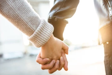 எங்களுக்கு திருமணம் வேண்டாம், லிவிங் டு கெதர் போதும்..இளம்தலைமுறையினர் கூறும் காரணம்