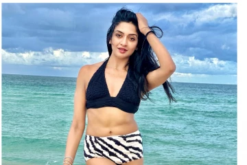 ஹோம்லியாக நடித்து வந்த விமலா ராமனா இது.. பிகினி போட்டோஷூட்