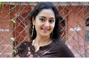 எனக்கு உன் அம்மா வயசு: பாலியல் தொல்லை கொடுத்த தயாரிப்பாளர்கள் - பிரபல நடிகை பரபர தகவல்