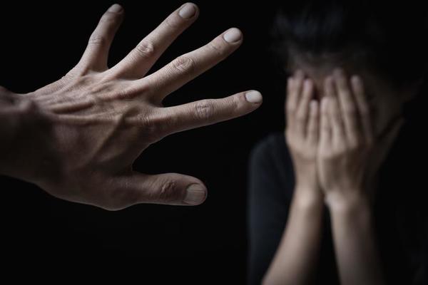 தாயார் வெளிநாட்டில் ; மதுபானம் கொடுத்து சிறுமியை சீரழித்த இரண்டாவது கணவன் | Mother S Second Husband Sexually Abused Girl