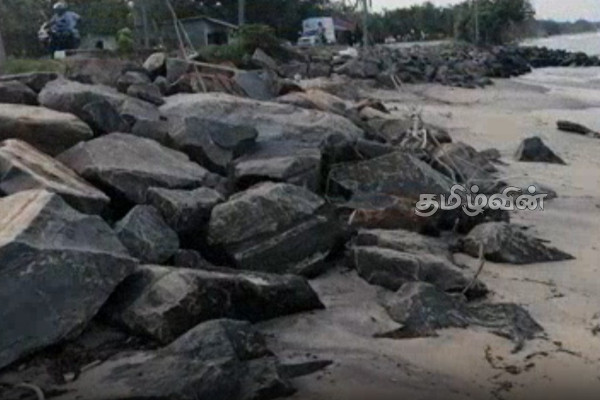 கிண்ணியா உப்பாறு கரையோரம் கடலரிப்பால் பாதிப்பு | Kinniya Upparu Coast Affected By Sea Erosion