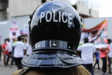 யாழ்ப்பாணத்தில் பொலிஸார் மீது சரமாரித் தாக்குதல்!