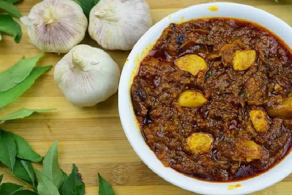 வாரம் ஒருமுறை கறிவேப்பிலை பூண்டு குழம்பு சாப்பிடுங்க... இந்த நோய்கள் கிட்டவே வராது! | Health Benefits Of Curry Leaves Garlic Curry