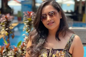 விதவிதமான மாடர்ன் உடையில் தொகுப்பாளினி ஜாக்குலின்! ஹீரோயின்களையும் மிஞ்சிடுவார் போல… எப்படி இருக்கின்றார் தெரியுமா?