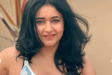 39 வயது நடிகை பூனம் பாஜ்வாவின் அழகிய போட்டோஷூட்.. இதோ புகைப்படங்கள்..