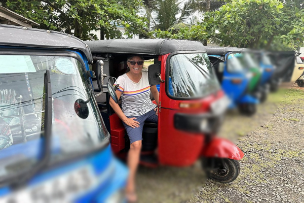 இலங்கை வரும் வெளிநாட்டவர் மீது எடுக்கப்படப்போகும் சட்ட நடவடிக்கை : காவல்துறைக்கு பறந்த உத்தரவு | Legal Action Against Foreigners Driving Auto இலங்கை வரும் வெளிநாட்டவர் மீது எடுக்கப்படப்போகும் சட்ட நடவடிக்கை : காவல்துறைக்கு பறந்த உத்தரவு | Legal Action Against Foreigners Driving Auto