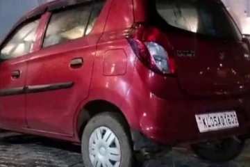 பார்க்கிங்கில் நிறுத்தப்பட்டிருந்த காரில் இறந்து கிடைத்த பிரபல நடிகர். . அதிர்ச்சி தகவல்