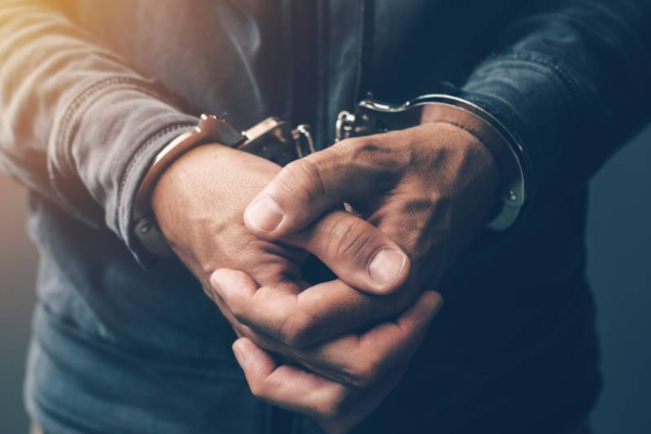 கட்டுநாயக்க விமான நிலையத்தில் இந்தியப் பிரஜை கைது | Indian National Arrested At Katunayake Airport