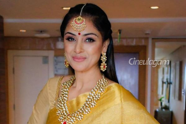 ஜோதிகாவுக்கு முன் சந்திரமுகியாக 3 நாட்கள் நடித்த நடிகை.. அதன் பின் விலகியது ஏன் தெரியுமா? | Simran Rejected Chandramukhi After 3 Days Shoot