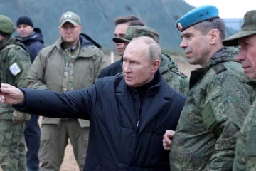 கொடூரமாகத் துன்புறுத்தப்பட்டு புடின் இராணுவத்தால் புதைக்கப்பட்ட 448 அப்பாவிகள்