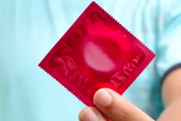 இலங்கையின் பாடசாலை பாடத்திட்டத்தில் ஆணுறை பயன்பாடு!